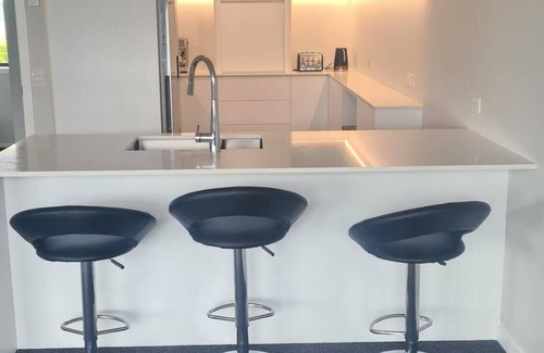 Richmond House | Cozy family home in quiet neighbourhood - close to amenities. n