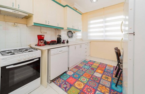 Altnkum Mahallesi Apartment | Cozy Flat with Balcony 5 min to Konyaalti Beach
