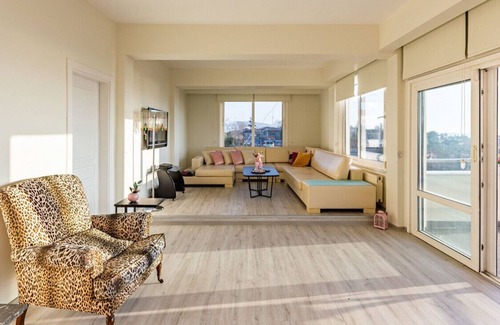 Uskudar Apartment | Cozy Flat with Lovely Bosphorus View in Uskudar