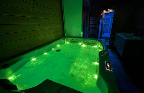 Fougerolles-Saint-Valbert Cottage | Cozy Chalet with Spa and Pets Allowed near Plombières-les-Bains