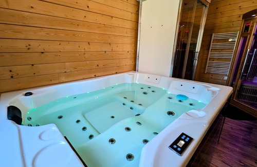 Fougerolles-Saint-Valbert Cottage | Cozy Chalet with Spa and Pets Allowed near Plombières-les-Bains