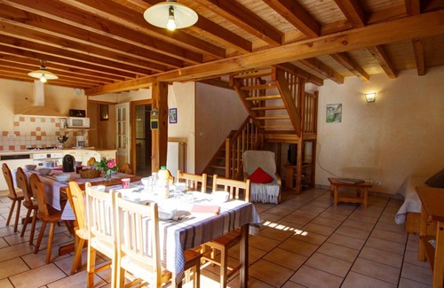 Saint-Didier-sur-Rochefort Cottage | Cozy gîtes for 12, pets allowed, garden