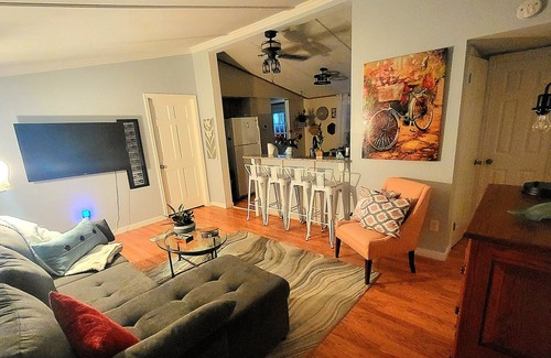 Powhatan House | Cozy Get-A-Way in Neighborhood On 3 Lakes, With Fishing Docks, Firepit, Kayaks