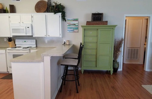 Galveston House | Cozy getaway blocks from the beach and the bay. Perfect for families and couples