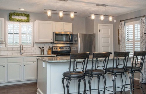 Salemtown House | Cozy Getaway | Close to DT Nash & Germantown!