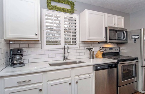 Salemtown House | Cozy Getaway | Close to DT Nash & Germantown!
