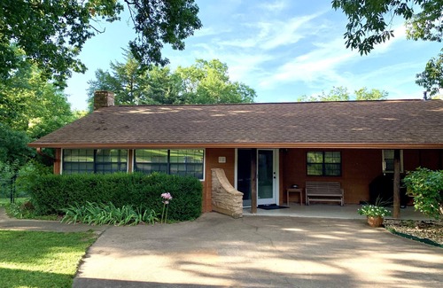 Vinita Cabin | Cozy Grand Lake Cabin on the Water w/Dock Access, Sleeps 4(end of cove privacy)