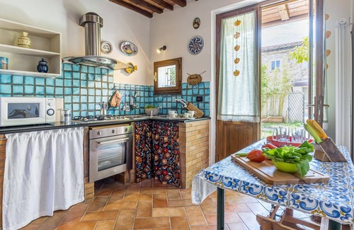 Cascina Apartment | Cozy Green Country House with Garden & Parking