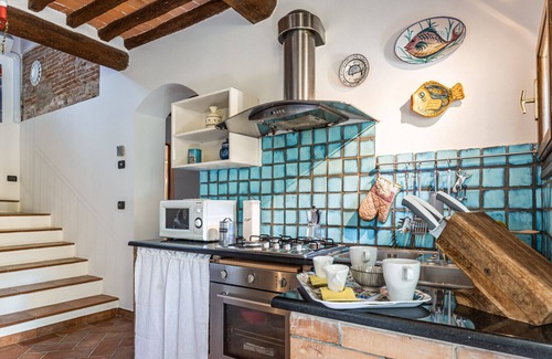 Cascina Apartment | Cozy Green Country House with Garden & Parking
