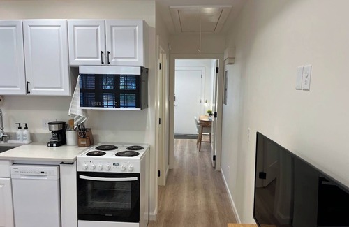 Ardmore - Gould Estates - Olin Heights Apartment | Cozy Guesthouse in Midtown Savannah