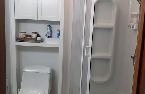 Arbor Heights House | Cozy Guesthouse in Seattle, Sleeps 4+ Adults