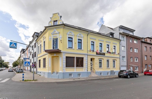 Oberhausen Apartment | Cozy Haven in Oberhausen