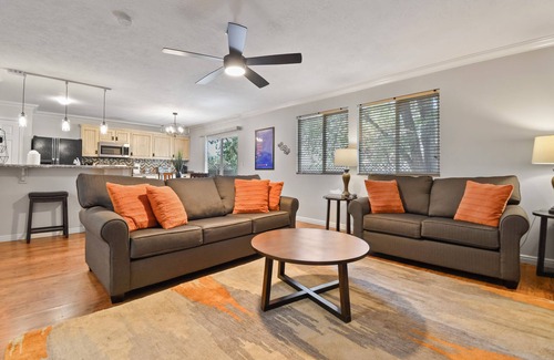 Heber House | Cozy Heber getaway, pet ok, sleeps 9, BBQ, firepit