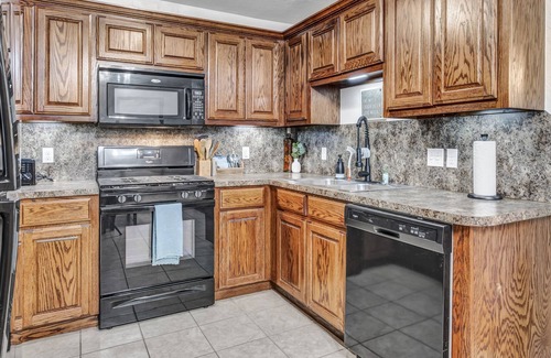 South Oklahoma City House | Cozy Heir Bee & Be