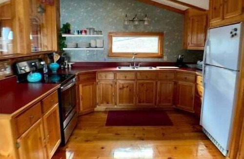 Cooperstown - Otsego Lake Cottage | Cozy Hillside Hideaway on Lake Canadarago