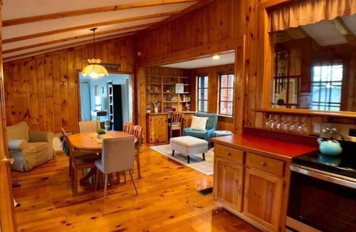Cooperstown - Otsego Lake Cottage | Cozy Hillside Hideaway on Lake Canadarago
