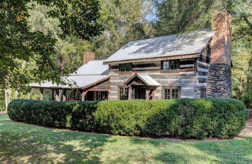 Stokes Cabin | Cozy Historic Cabin!