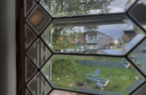 Victor Cottage | Cozy historic cottage, walk to town & close to trails. Pet friendly w/yard!