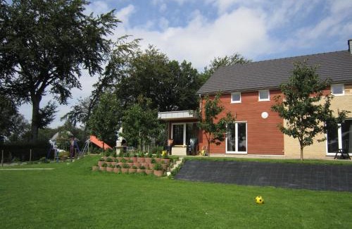 Robertville House | Cozy Holiday Home in Robertville with Sauna