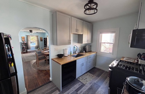 Northeast South Bend House | Cozy Home, 25 minute walk to the stadium