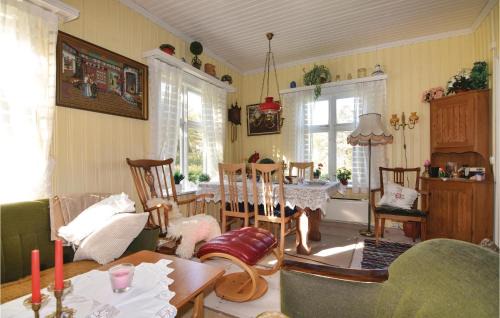 Arjang House | Cozy Home In Årjäng With Kitchen