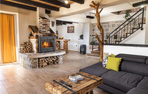 Blaca House | Cozy Home In Blaca With Wifi