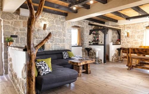 Blaca House | Cozy Home In Blaca With Wifi