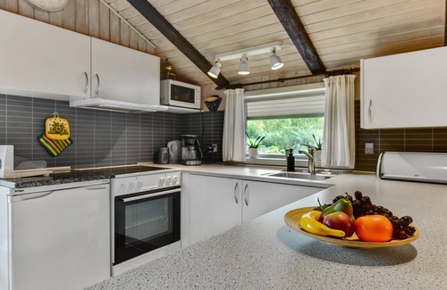 Ho House | Cozy home in Blåvand with kitchen