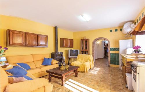 Cuevas del Campo House | Cozy Home In Cuevas Del Campo With Wifi
