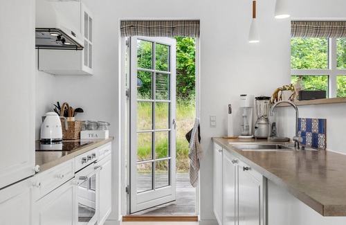 Gilleleje House | Cozy home in Dronningmølle with WiFi
