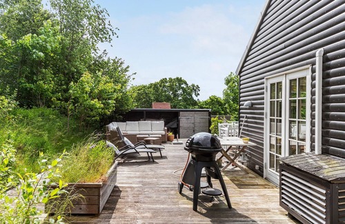 Gilleleje House | Cozy home in Dronningmølle with WiFi