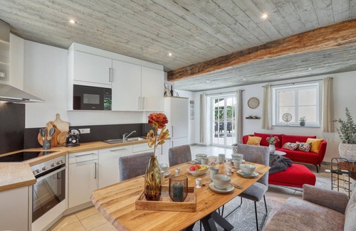 Irrhausen House | Cozy home in Irrhausen with sauna