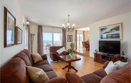 Moca House | Cozy Home In Makarska With Sauna