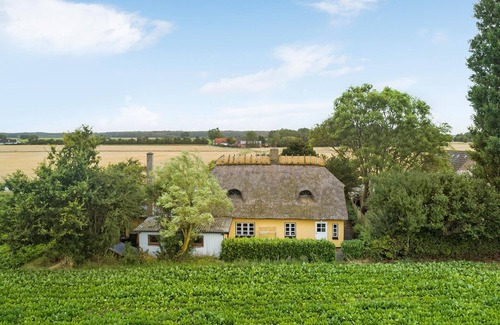 Lolland House | Cozy home in Maribo with WiFi