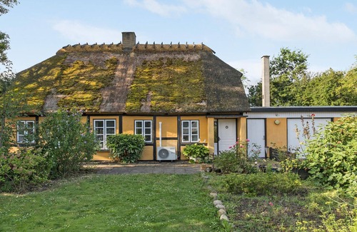 Lolland House | Cozy home in Maribo with WiFi