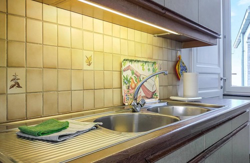 Oostvleteren House | Cozy home in Oostvleteren with WiFi