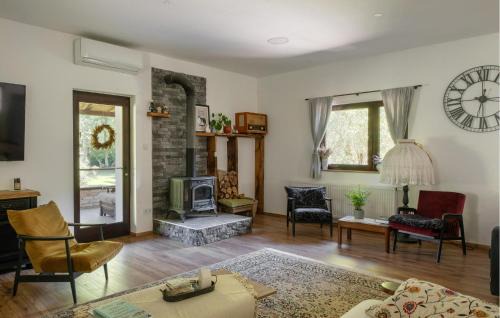 Petrinja House | Cozy Home In Petrinja With Wifi