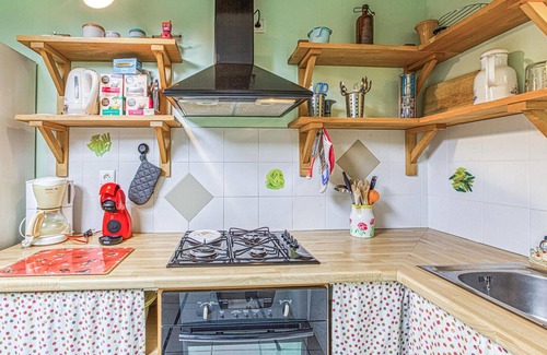 Pierrefiche House | Cozy home in Pierrefiche with WiFi