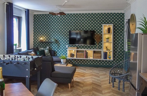 Ulmen House | Cozy home in Ulmen with kitchen