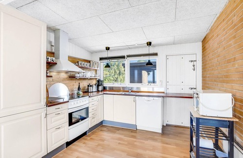 Amtoft House | Cozy home in Vesløs with house sea view