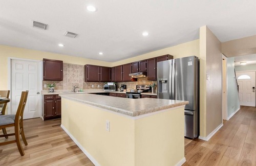 Parkwood House | Cozy Home Near Six Flags/Medical/Seaworld