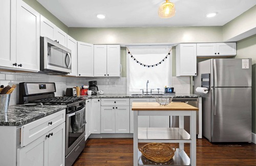 Wilder Park House | Cozy Home | Walk to Churchill & Cardinal Stadium!