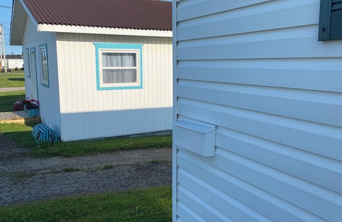 Port au Port House | Cozy home with lots of nature trails with ocean views close to all amenities.