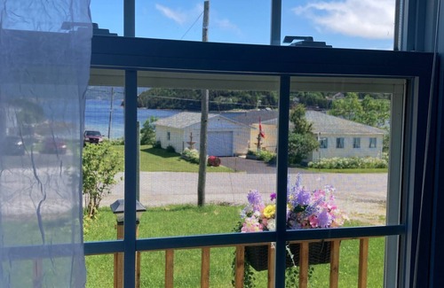 Norris Point Cottage | Cozy Home With A Beautiful View