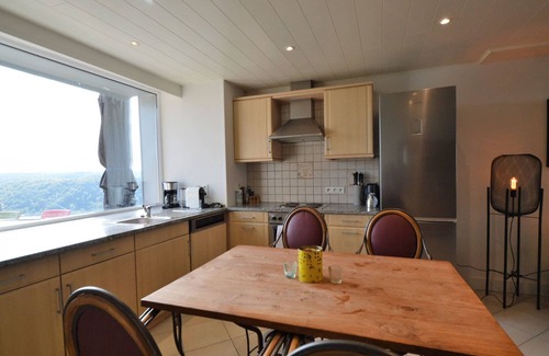 Rochehaut House | Cozy home with view and hottub