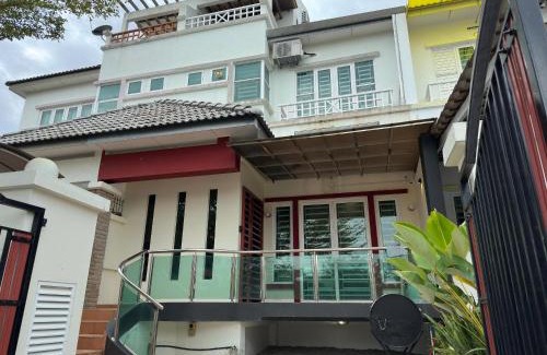 George Town House | Cozy Homestay in Karpal Singh by 3C