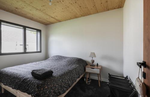 Arc-et-Senans House | Cozy House Close to Les Salines Royales with Parking and WiFi