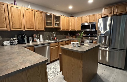 Gouldsboro House | Cozy House in Big Bass Lake Gouldsboro with Hot Tub, Fire Pit, Pool, Ping Pong