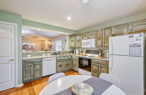 Southside House | Cozy house w/privet Pool