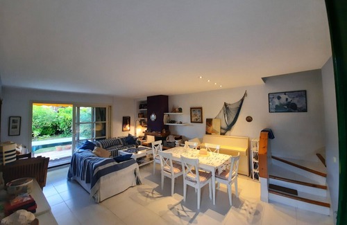 Creixell House | Cozy house with private garden in front of the sea